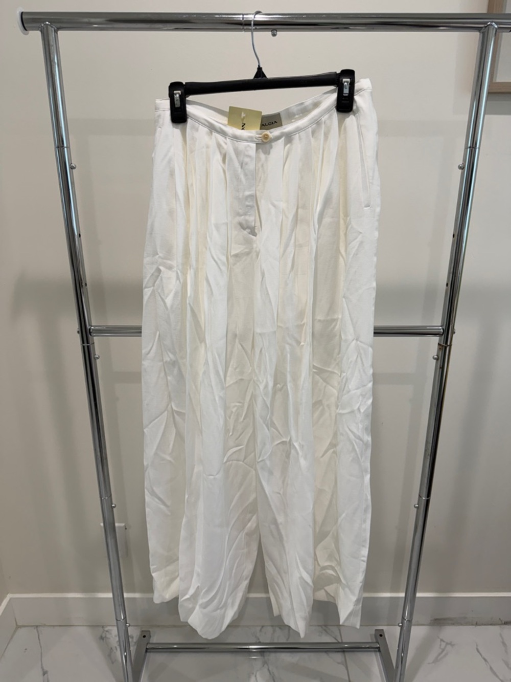 Women's White Pleated Pants